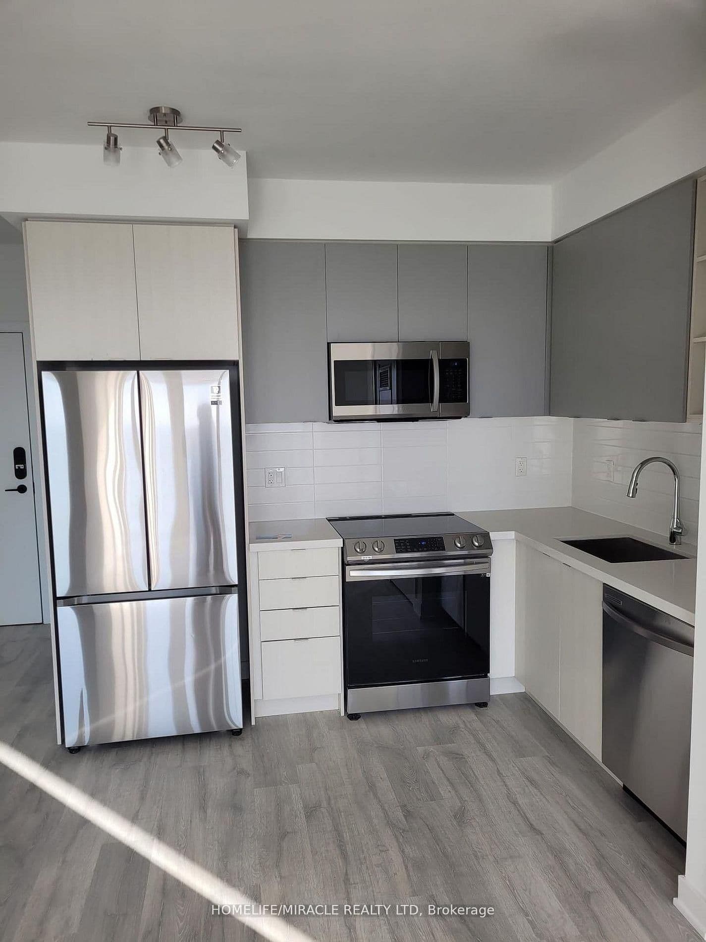 #1801 - 4655 Metcalfe Avenue