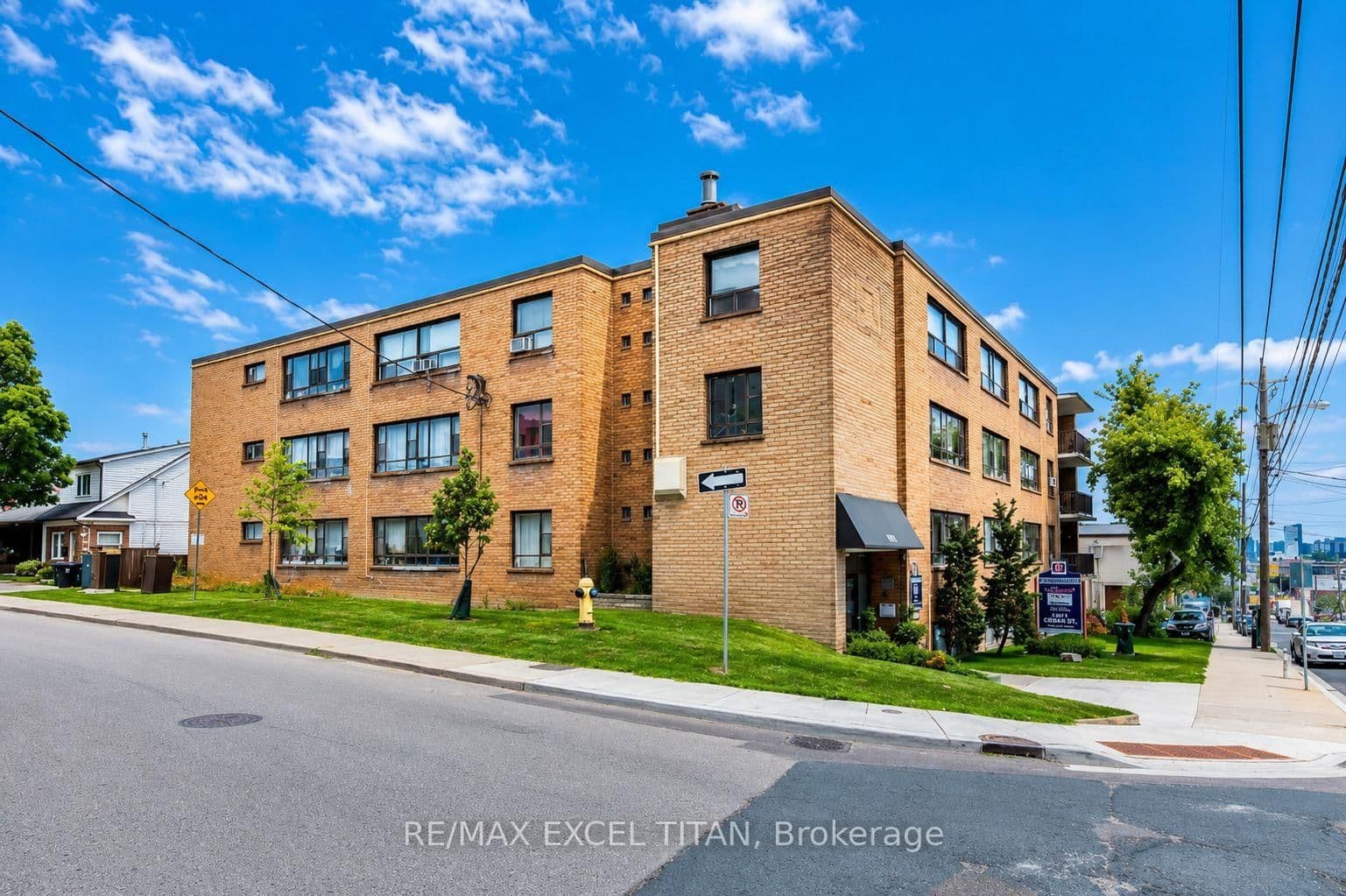 2515 Eglinton Avenue W, Unit G4