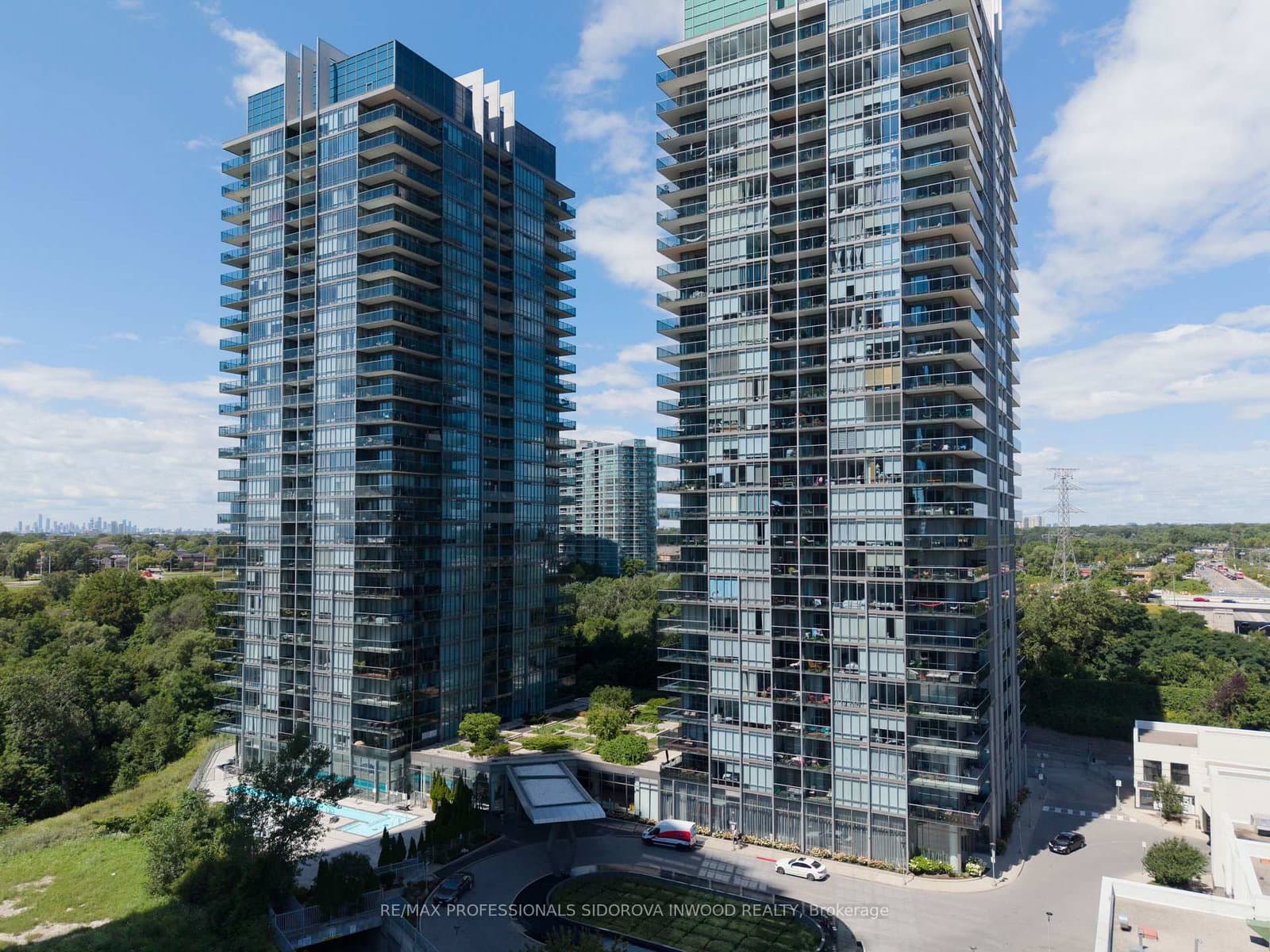 #305 - 88 Park Lawn Road