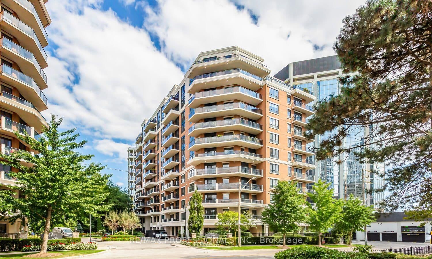 #907 - 2 Aberfoyle Crescent