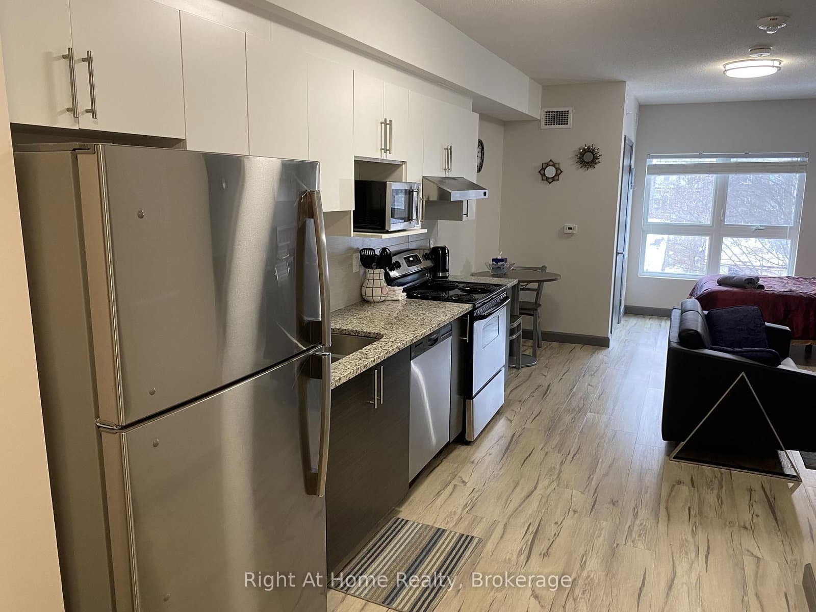 #1710 - 258A Sunview Street