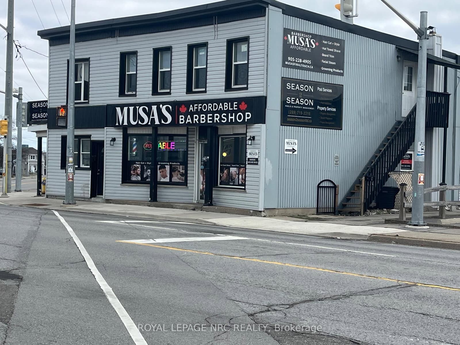 #Unit# B - 90 Niagara Street