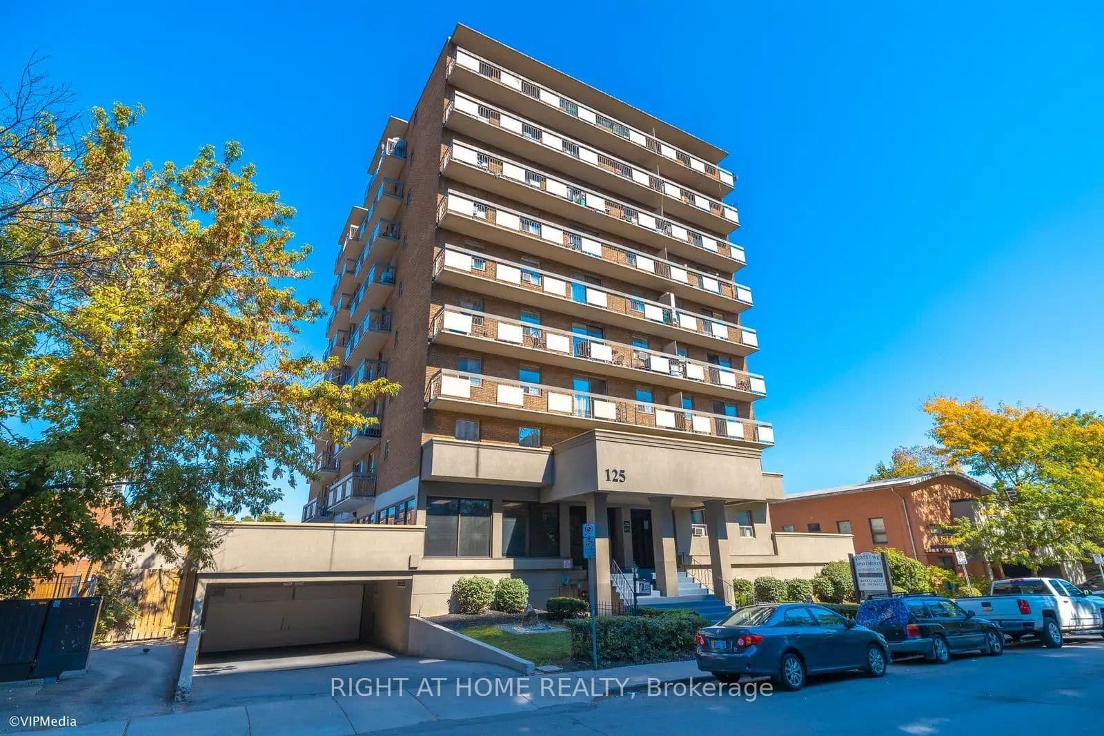 #805 - 125 Forest Avenue