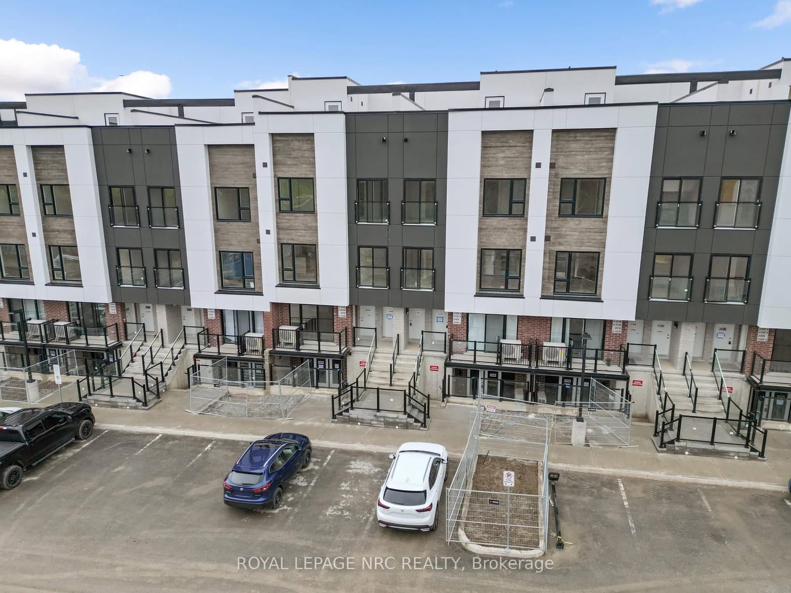 16 Melbourne Avenue, Unit 312B