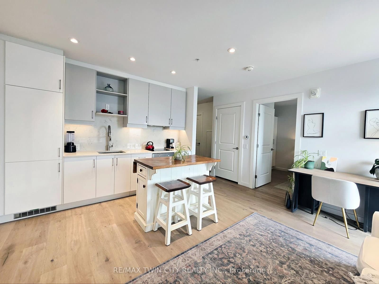 #1812 - 181 King Street S