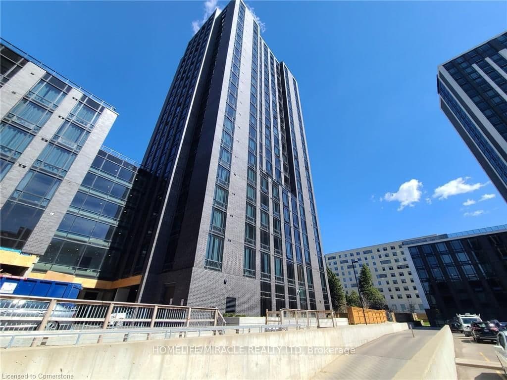#725 - 145 Columbia Street W