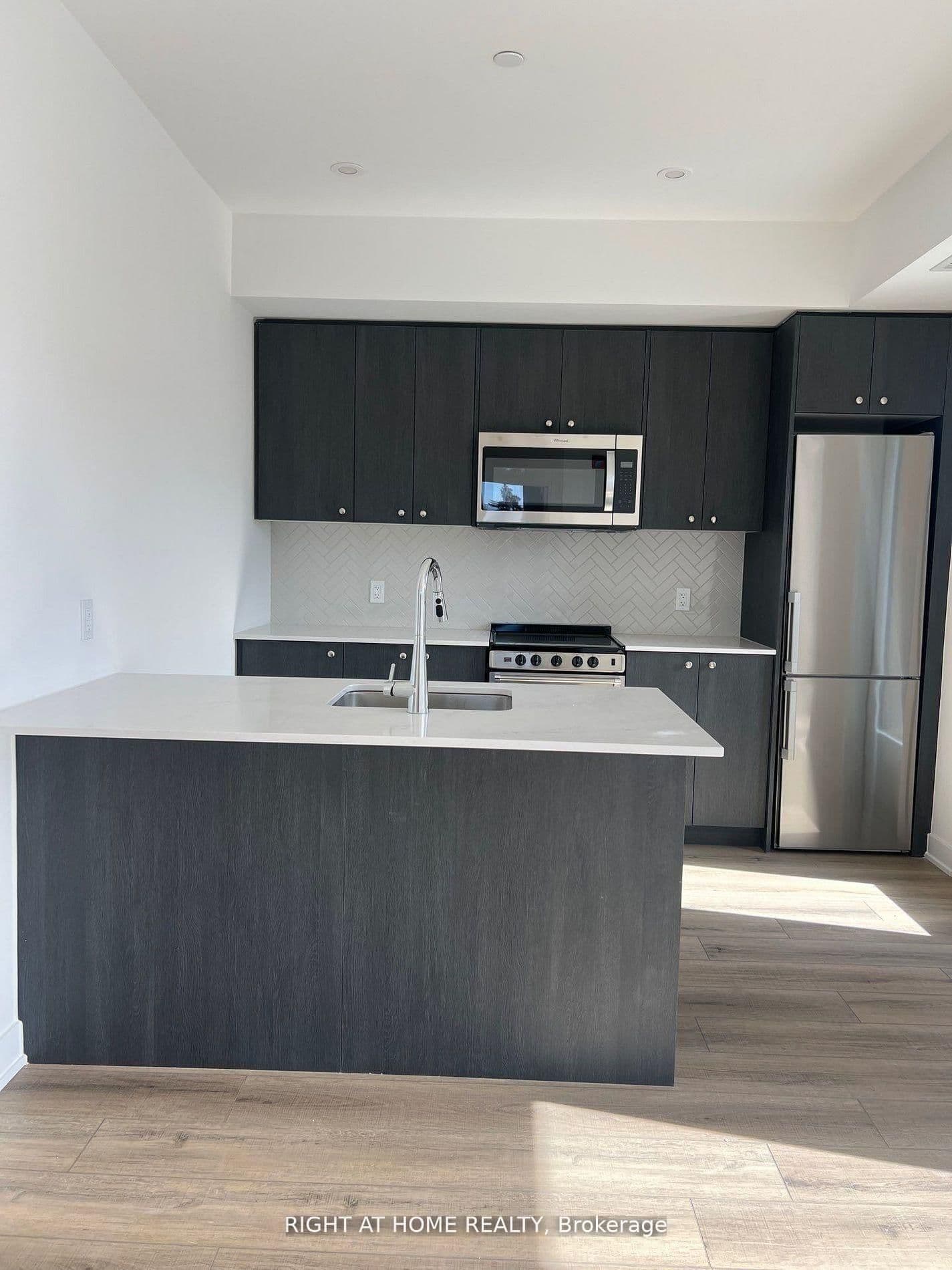 #316 - 312 Erb Street W