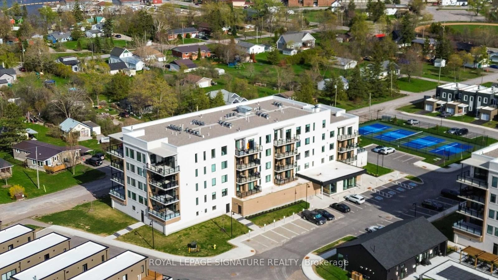 #303 - 19B West Street N