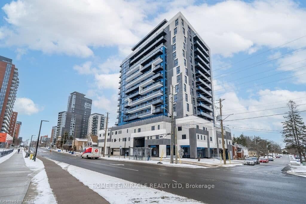 #911 - 128 King Street N