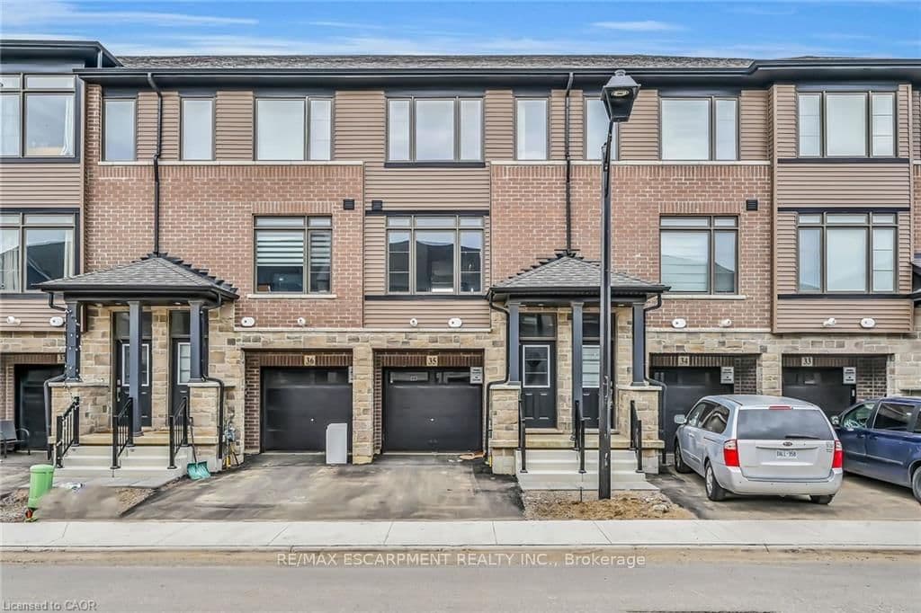 120 COURT Drive, Unit 35