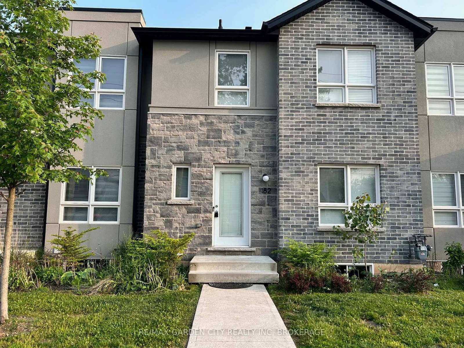 182 BROADWAY Lane, Unit 8