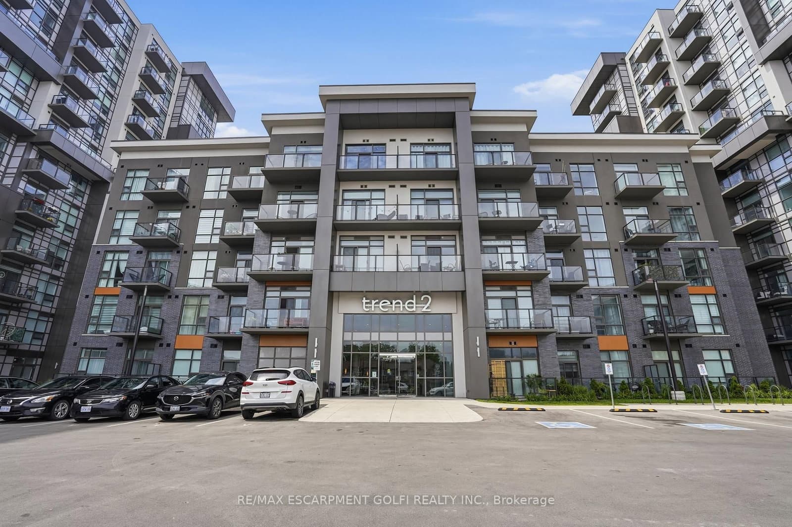 #1008 - 460 Dundas Street E