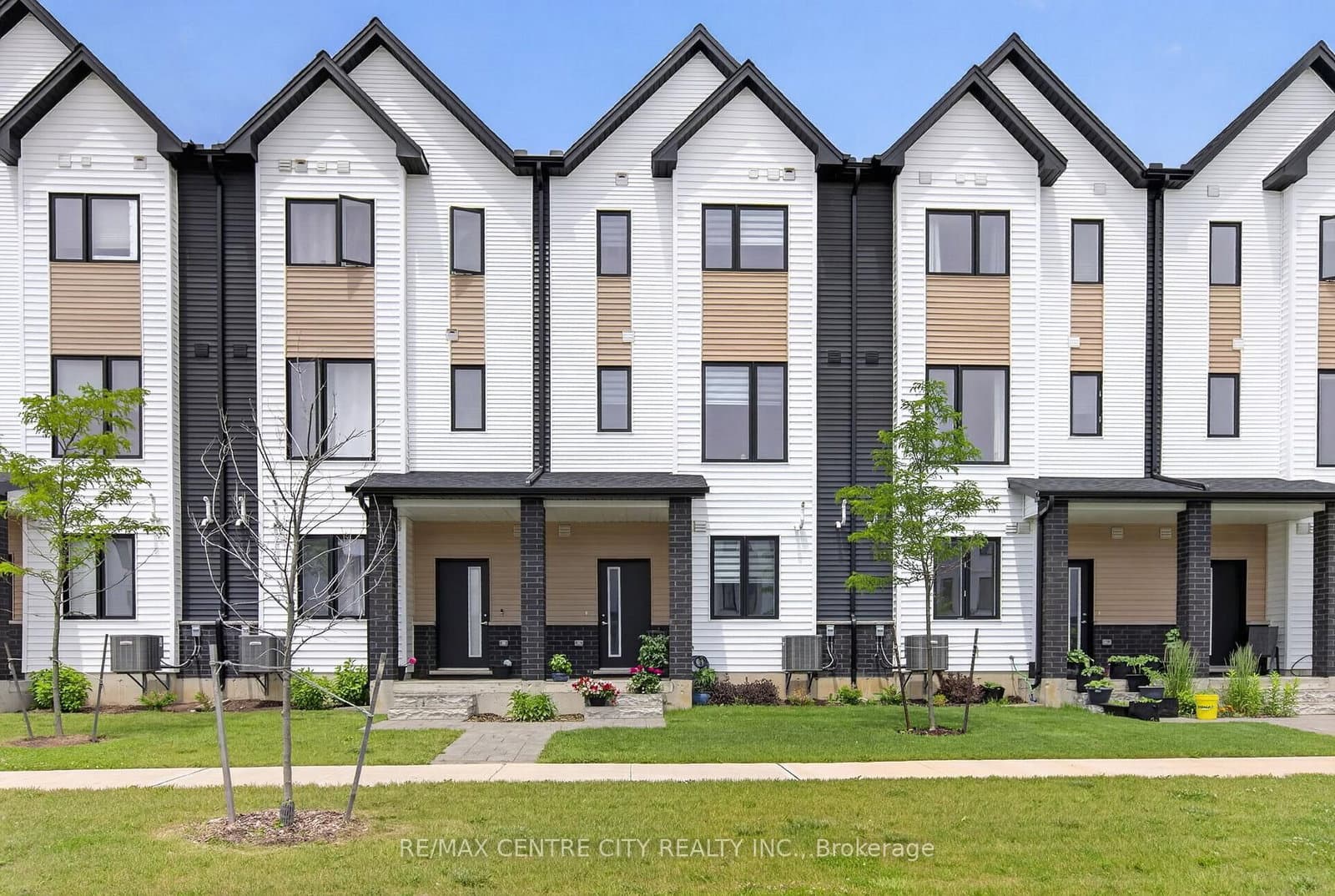 1595 Capri Crescent, Unit 56