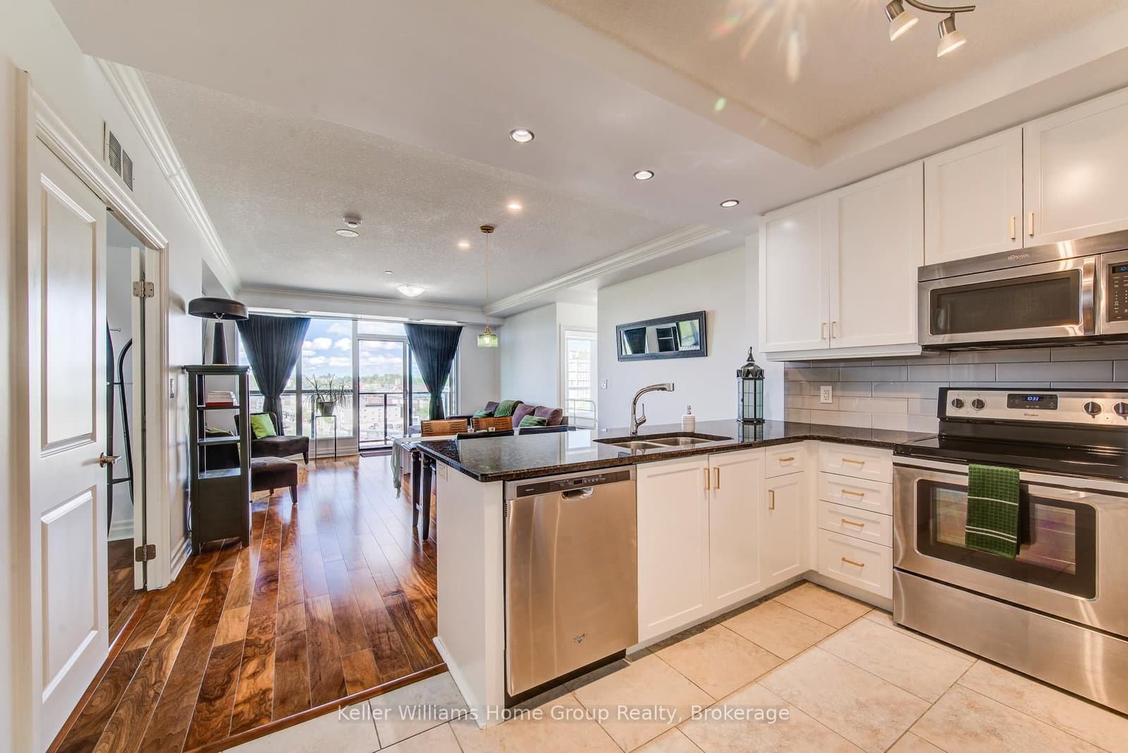 150 Wellington Street E, Unit 901