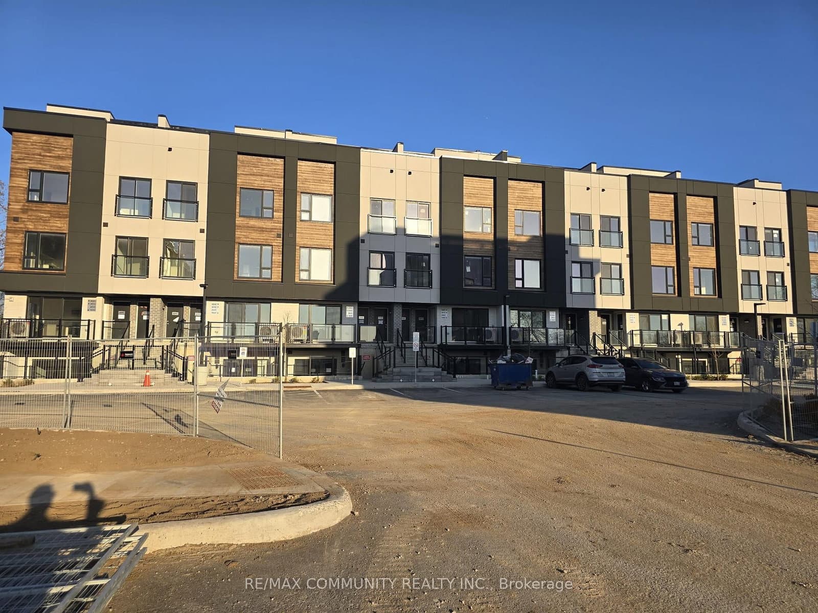 16 Melbourne Avenue, Unit 309B