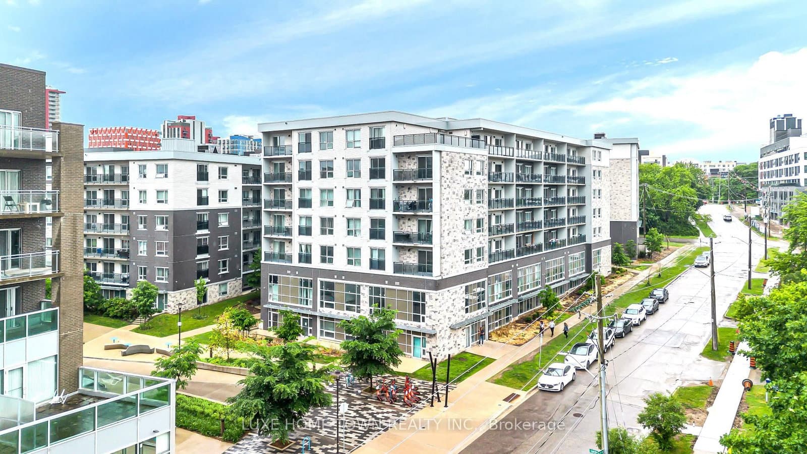 #G104 - 275 Larch Street