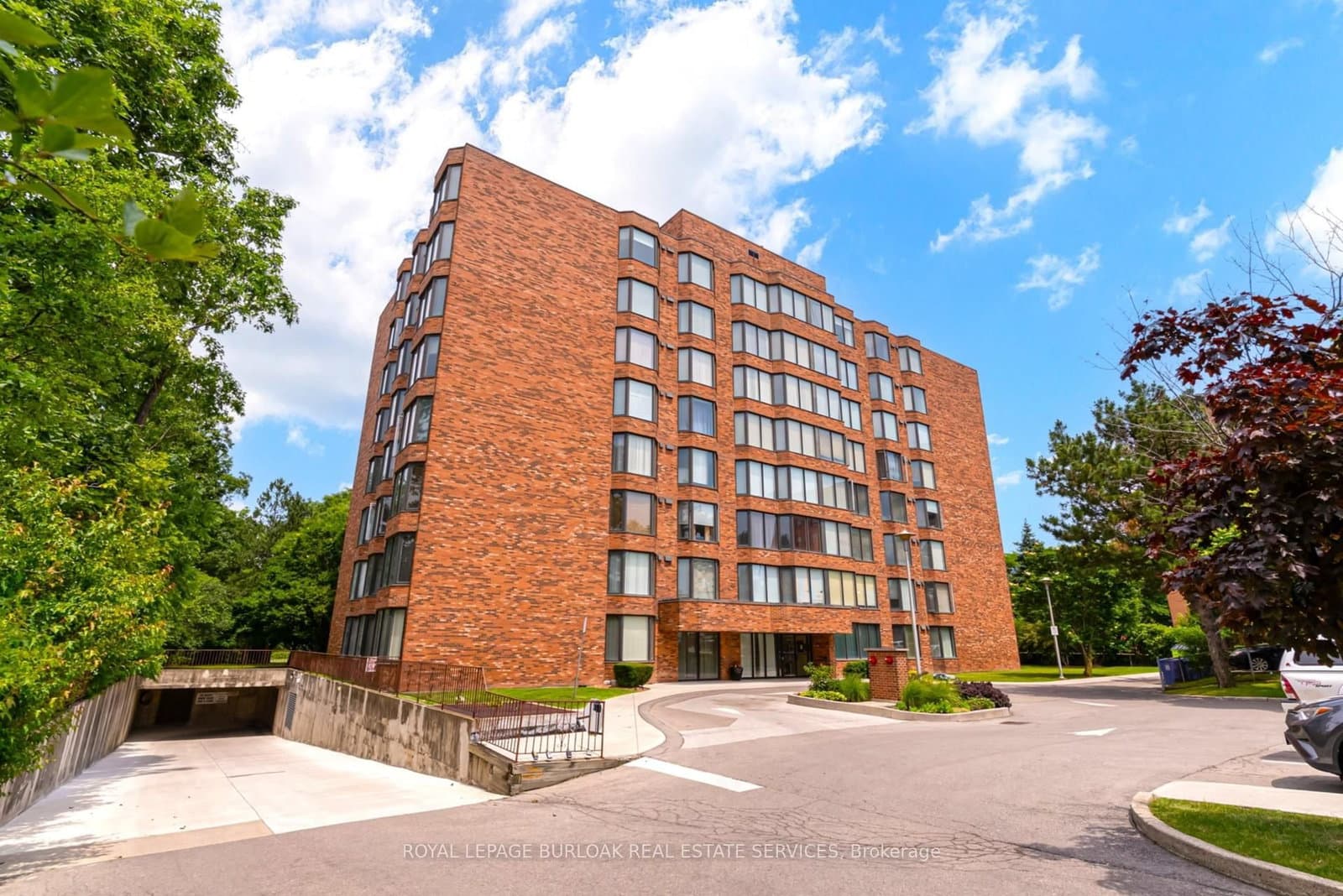 #804 - 200 Limeridge Road W