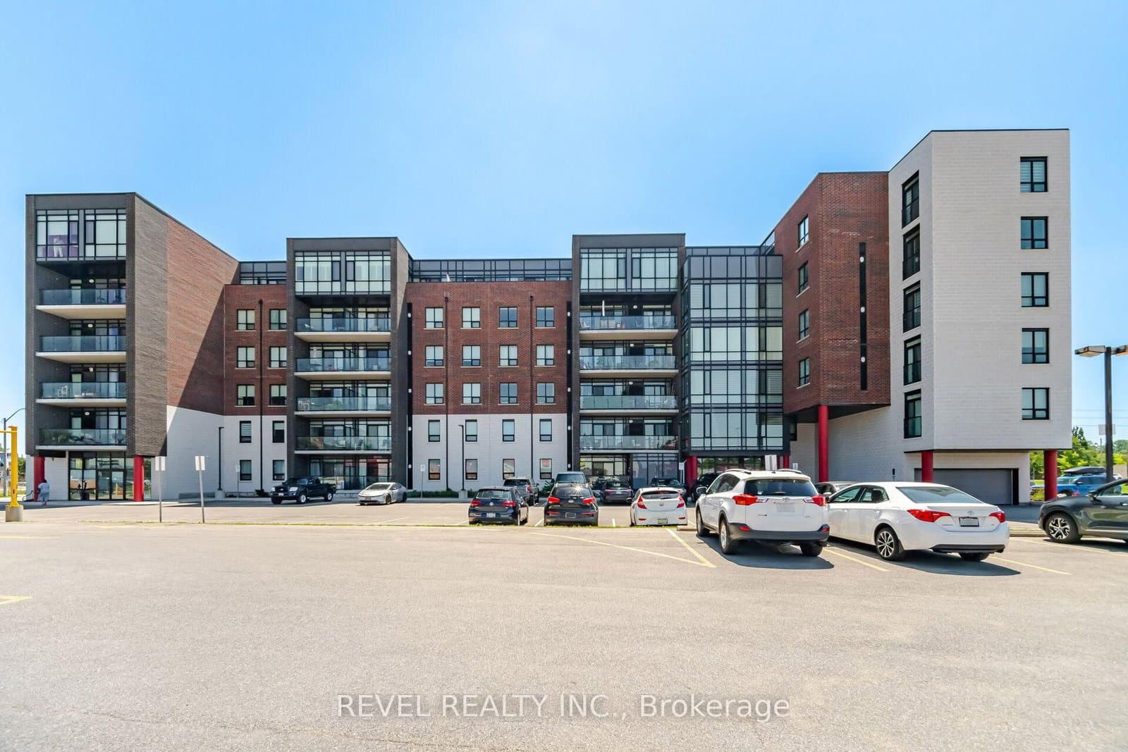 #214 - 5 Hamilton Street N