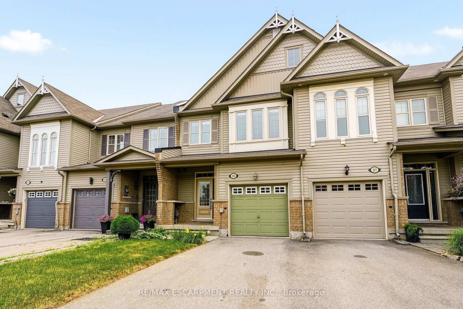 215 Nisbet Boulevard
