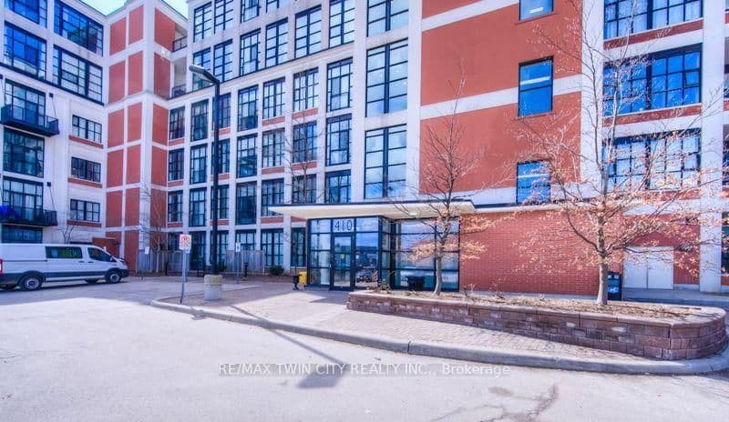 #405 - 404 King Street W