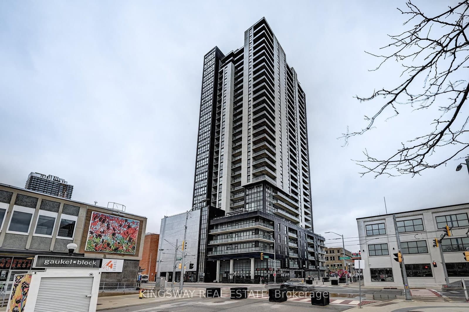 #801 - 60 Charles Street W