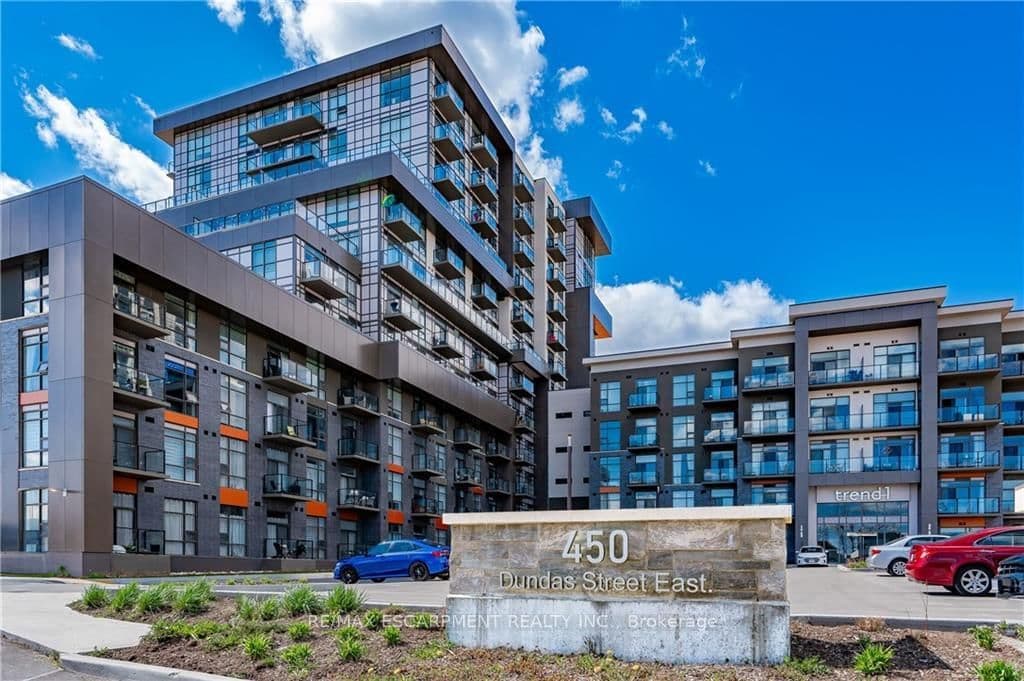 #1001 - 450 Dundas Street E
