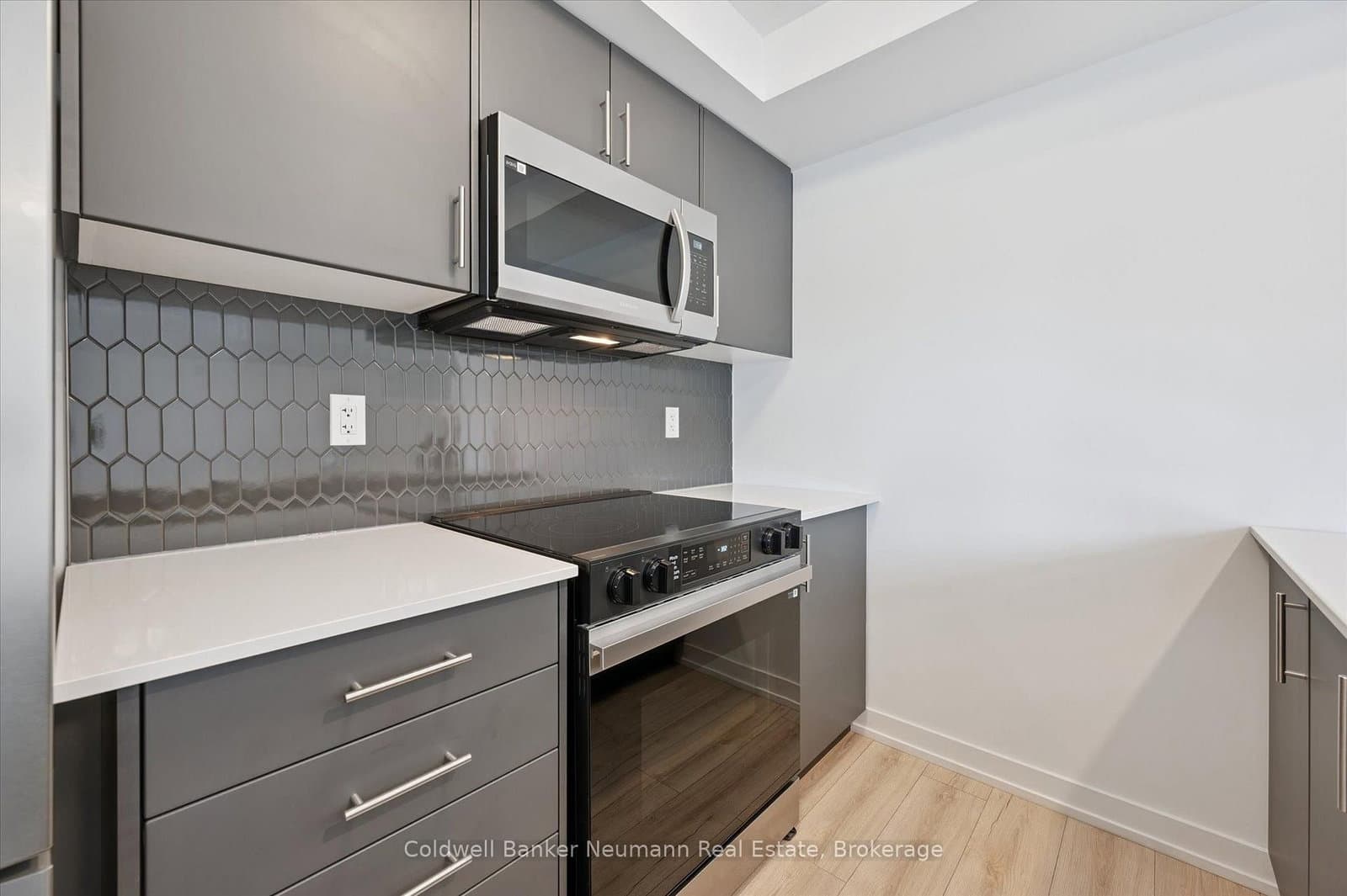 940 St David Street N, Unit 25