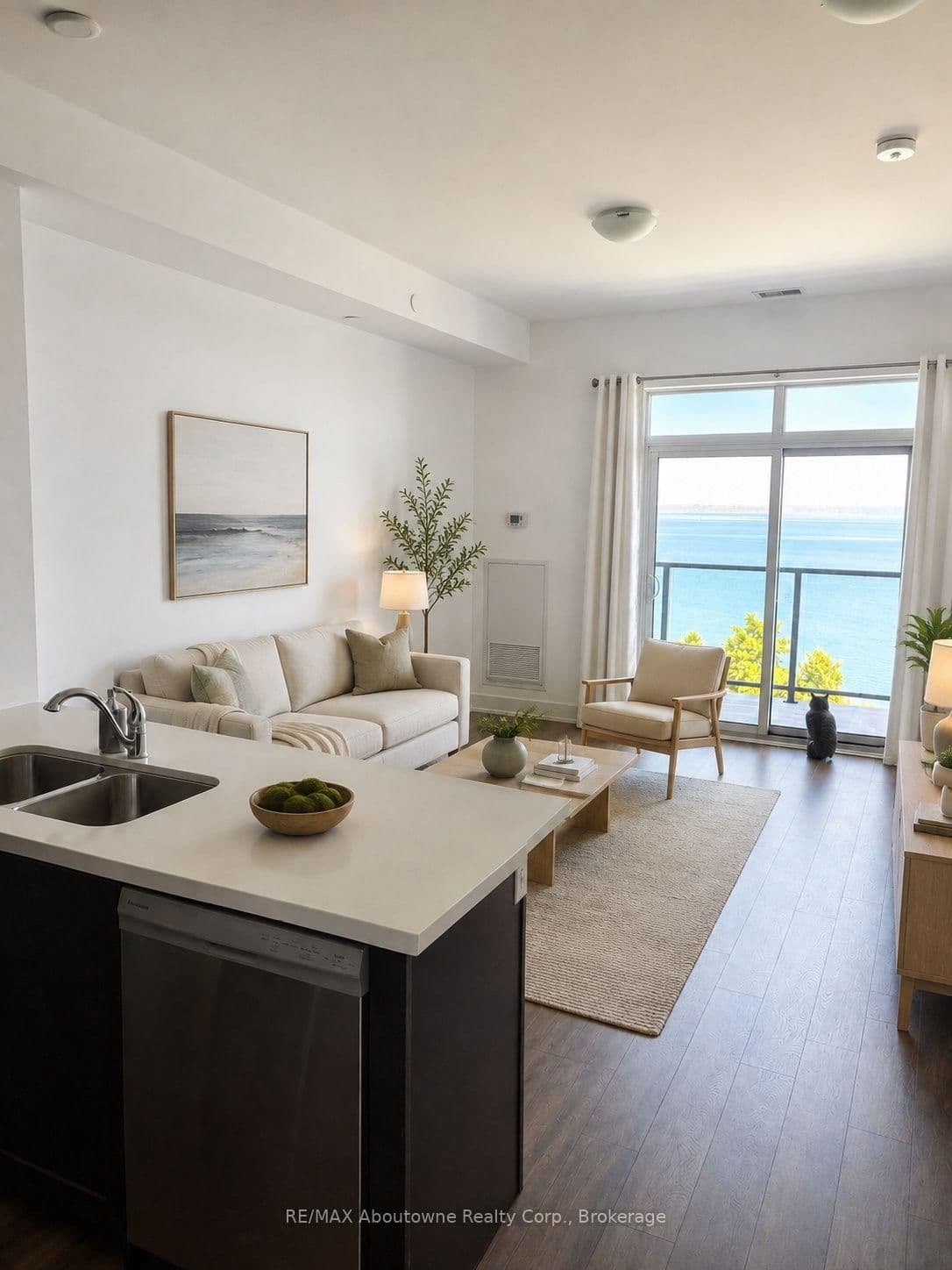 #607 - 101 Shoreview Place