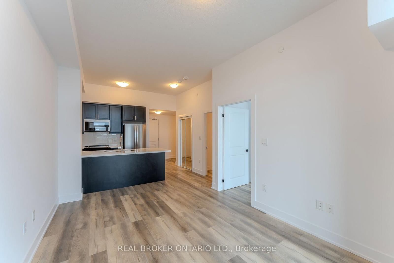470 Dundas Street E, Unit 1207