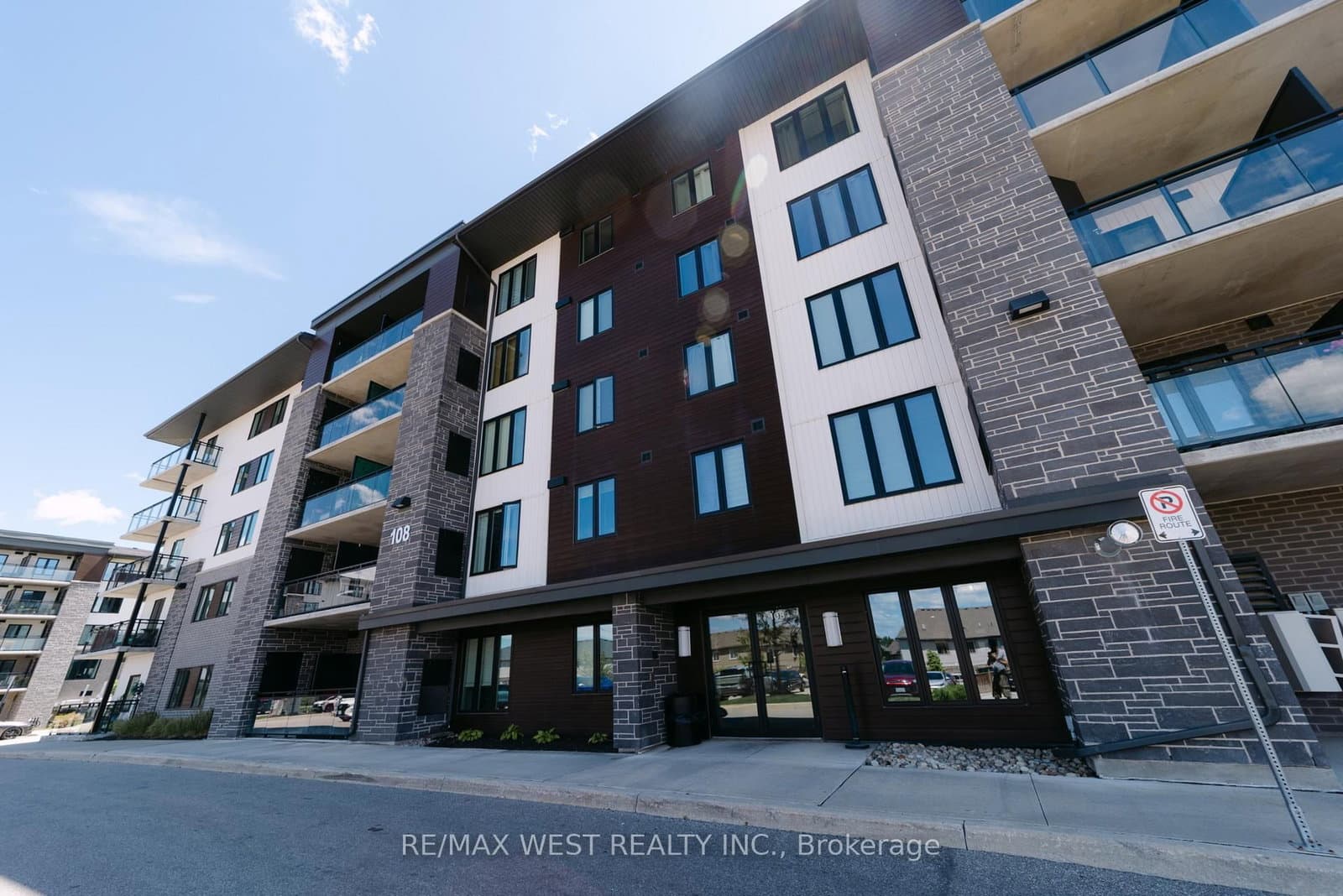 #207 - 108 SUMMIT RIDGE Drive