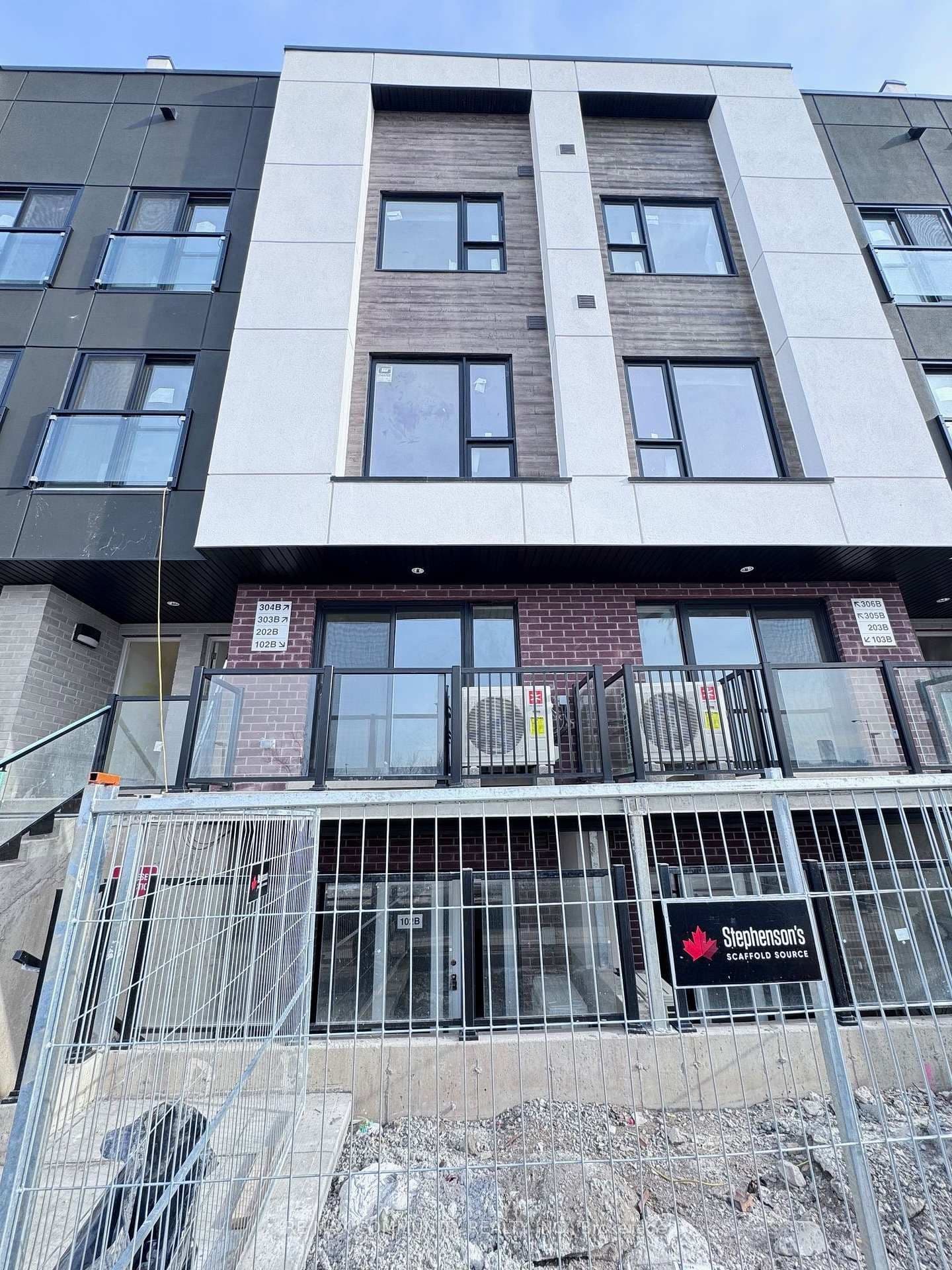 16 Melbourne Avenue, Unit 102B
