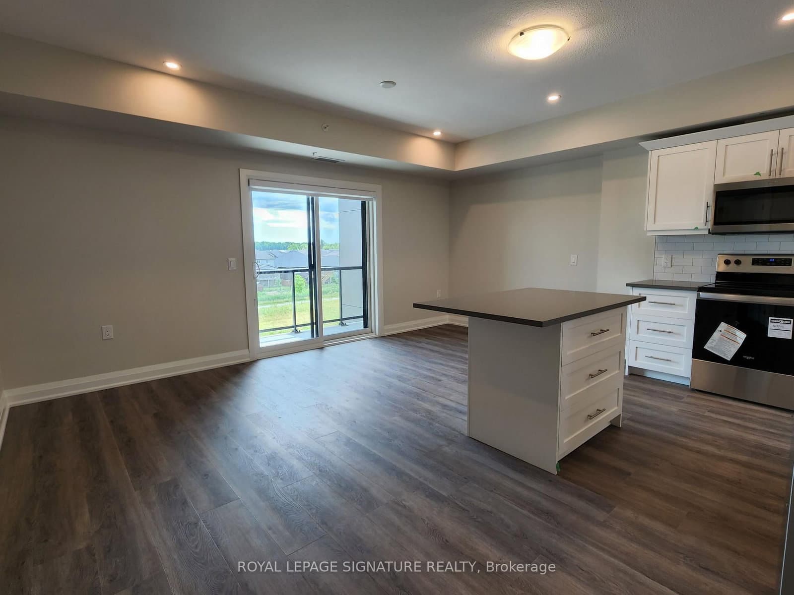 120 Summersides Boulevard, Unit 312