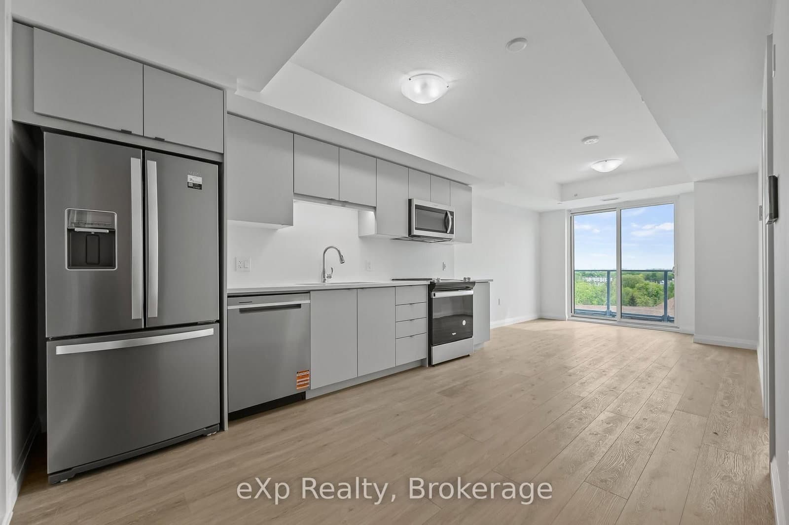 93 Arthur Street S, Unit 606