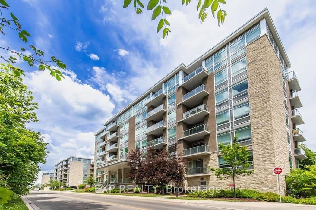 #601 - 479 Charlton Avenue E