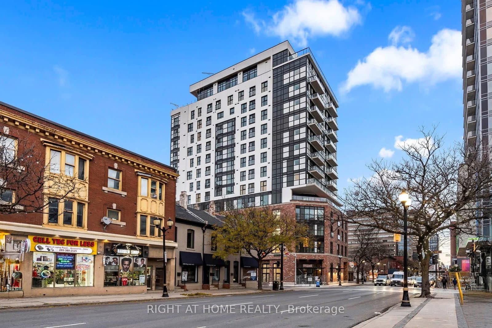 206 King Street W, Unit 808
