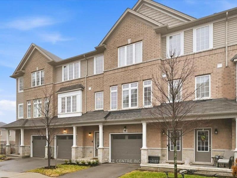 122 Dundas Street E, Unit 9