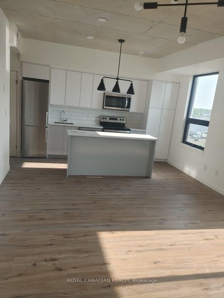 #506 - 7 Erie Avenue